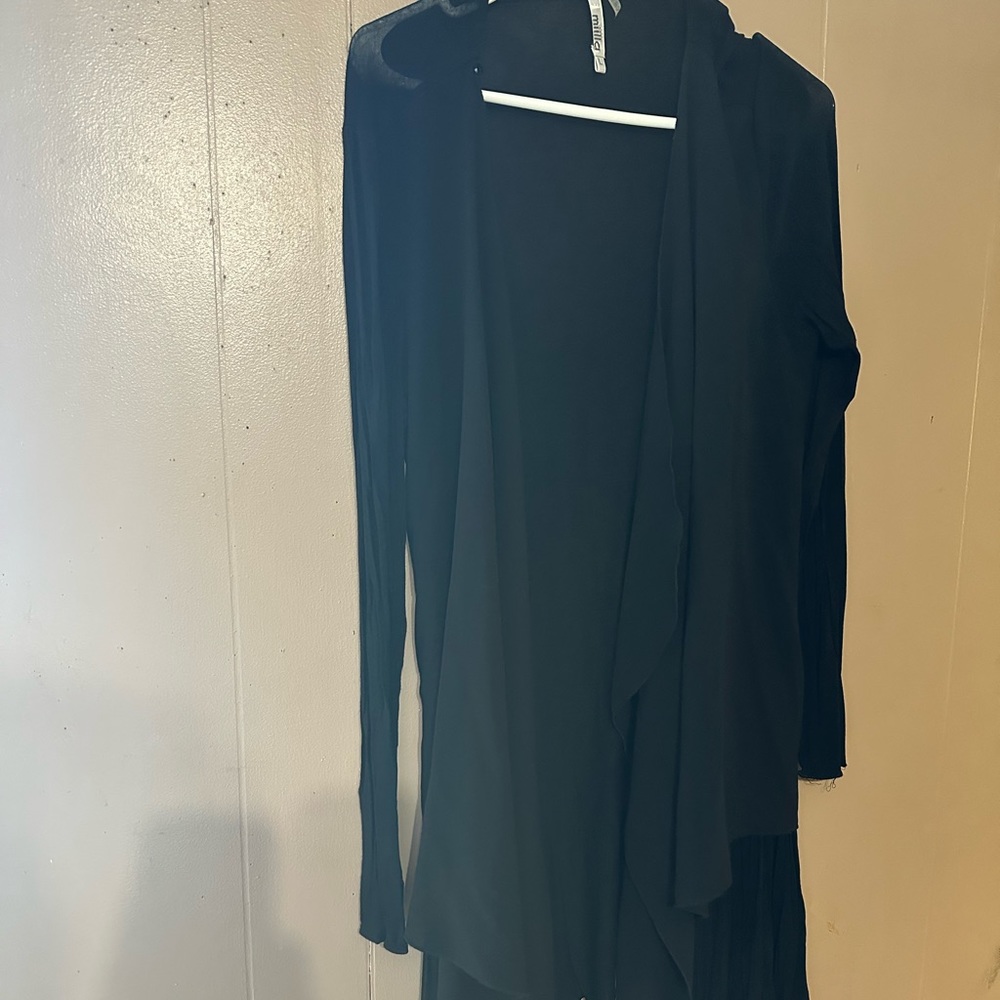 Women’s cardigan.